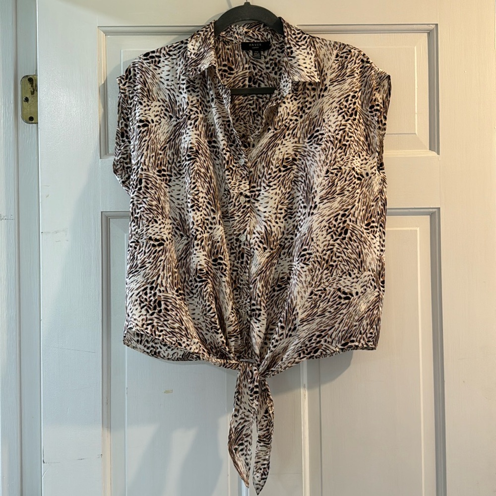 Boutique blouse. Beautiful print